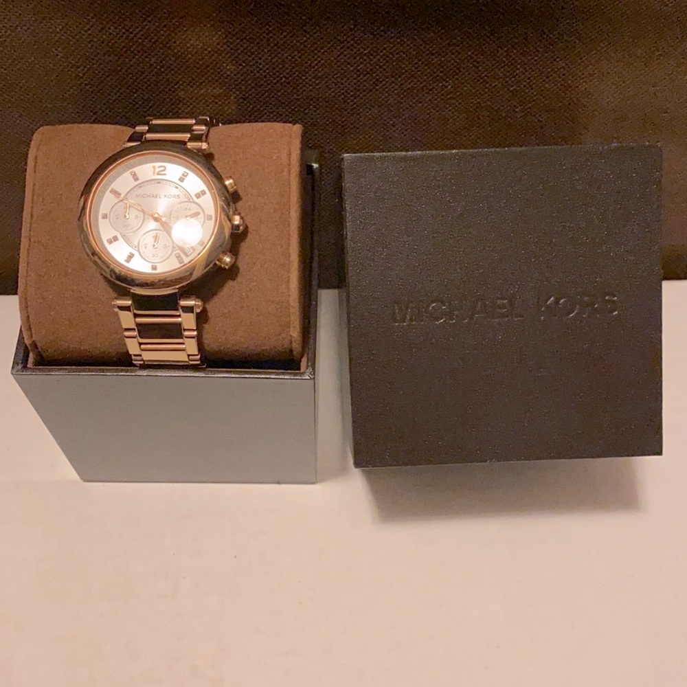 Michael Kors Women's Rose Gold Watch MK 5806 $225